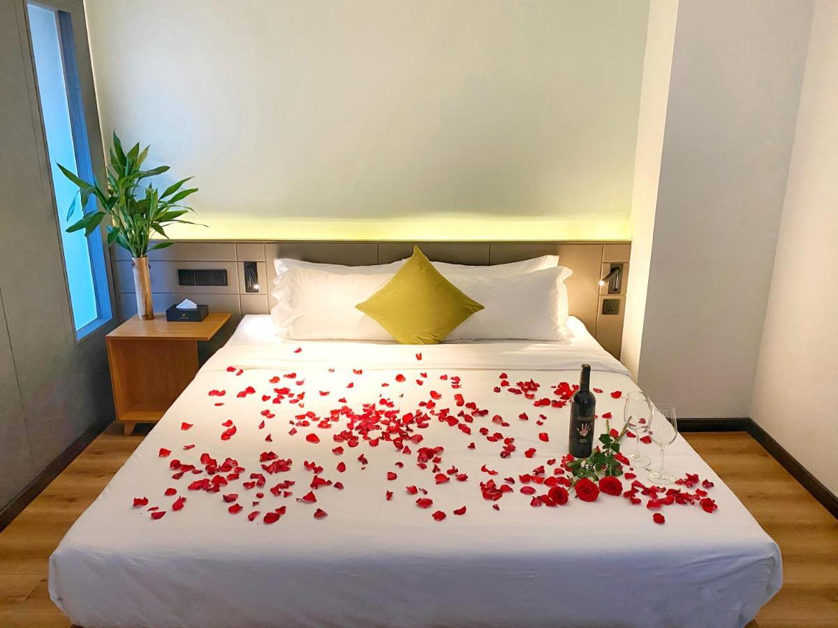 Yunfan Hotel Phnom Penh Exterior photo